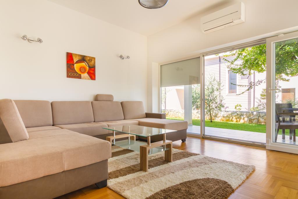 Villa Apartments Futura Vantacici Bagian luar foto